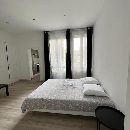 Peacefull, Face A La Cathedrale Appartement Reims Buitenkant foto